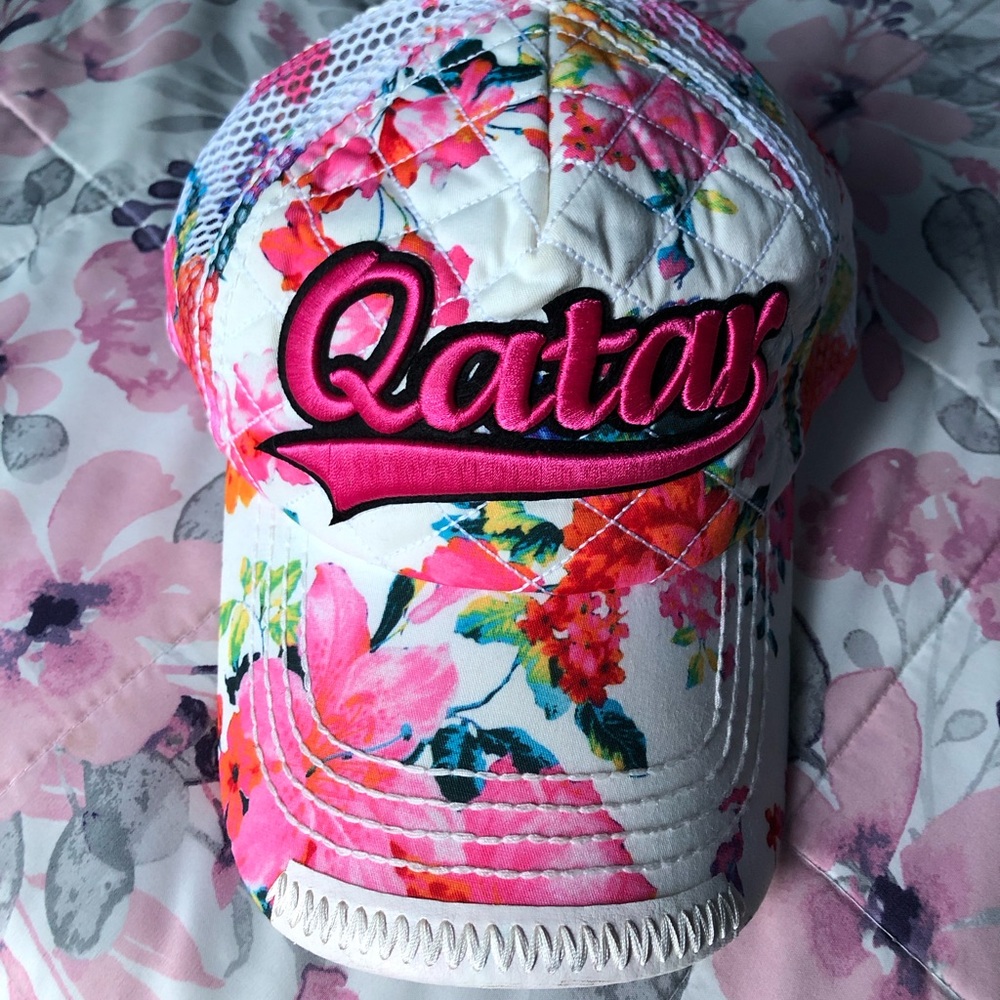 NWOT Robin Ruth Qatar Hat